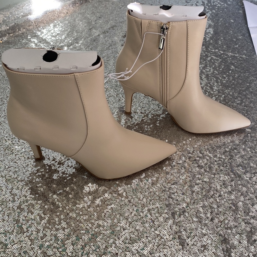 A New Day Women’s Off White Char Heeled Dress Boots Size 8 - Picture 8 of 12